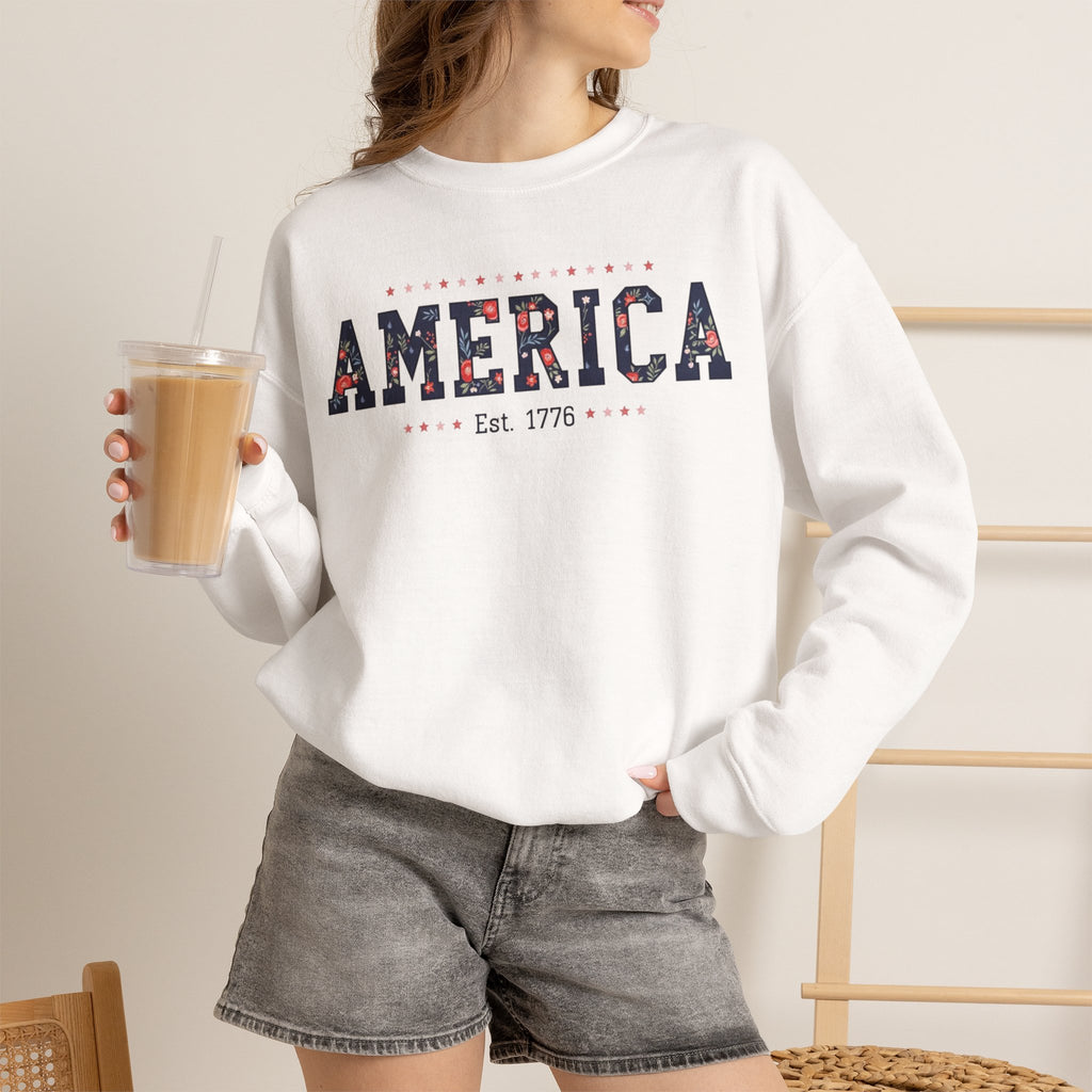 America Wildflower Crewneck Sweatshirt – Vintage Patriotic Floral Pullover Printify
